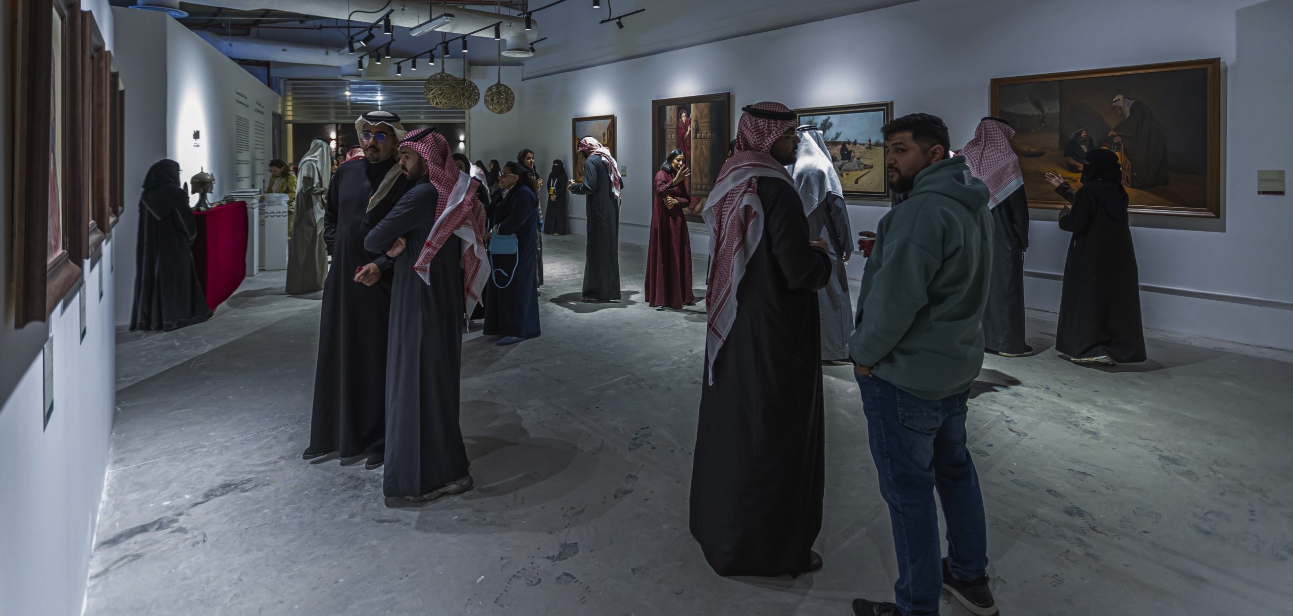 إقامة المعارض الفنية